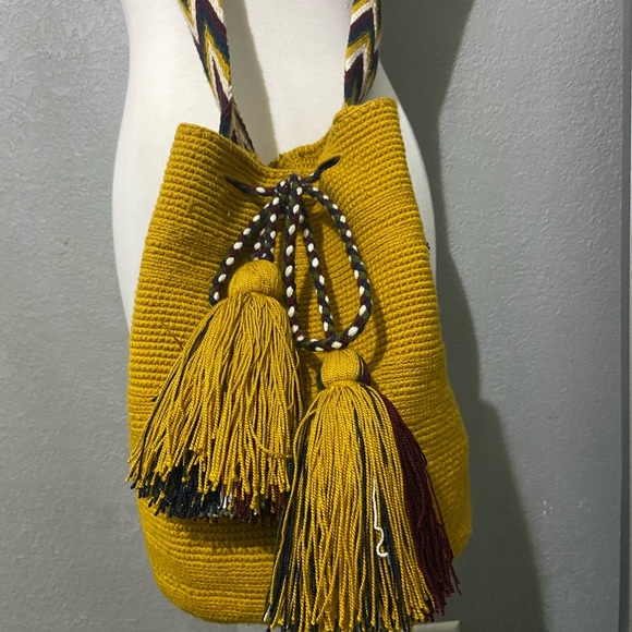 Colombian Handcrafted Wayuu Crossbody. Mochila - Picture 3 of 3